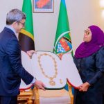 Rais Samia akabidhiwa medali ya Mother of the Nation Order
