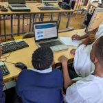 Wanafunzi TUSIIME kufundishwa program za kompyuta